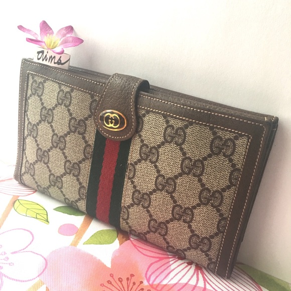 Louis - Picture 3 of 8